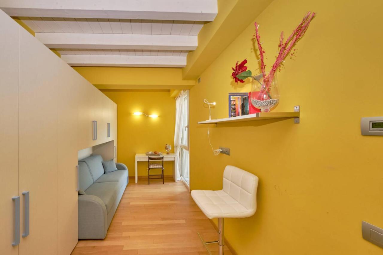 Warda B11 Apartment Desenzano del Garda Buitenkant foto